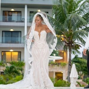 Evie Young-Moss ivory Wedding Dress